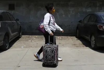 U.S. sends 68 migrants back to Honduras and Colombia in first voluntary deportation